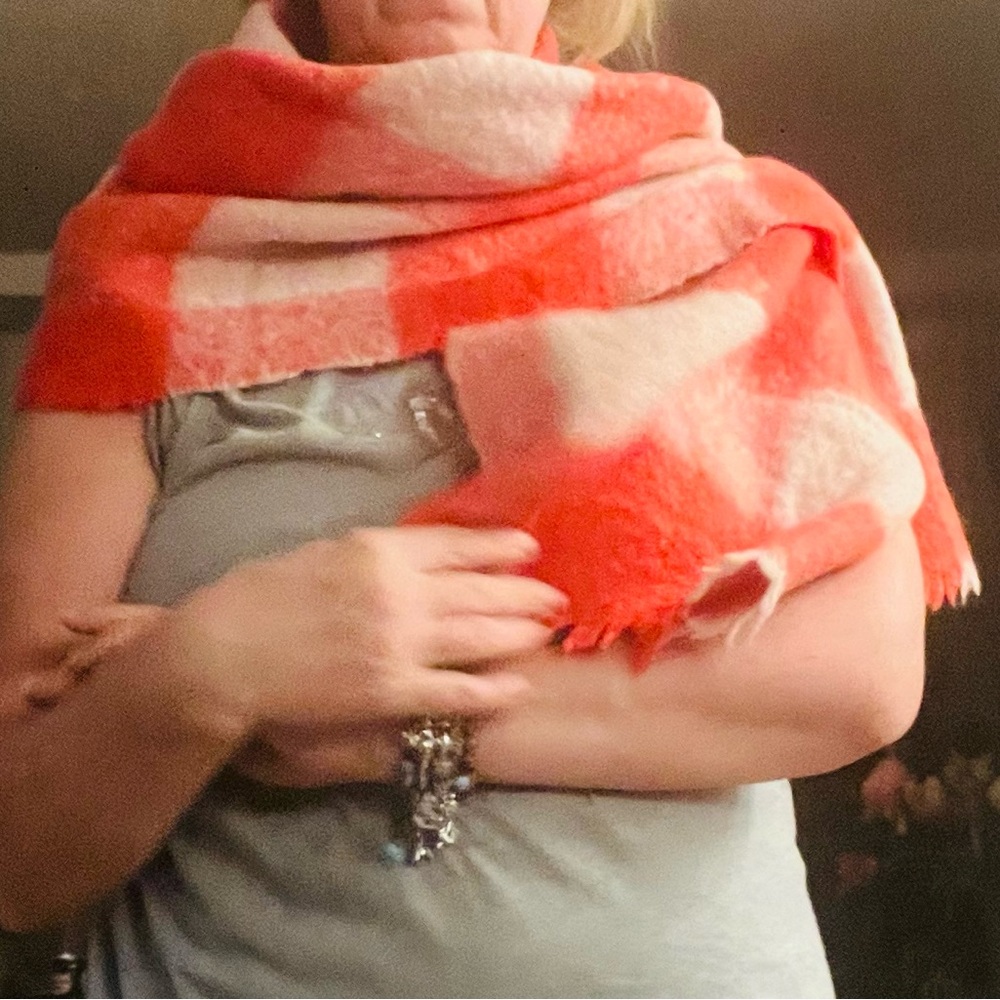 Banana Republic Red White Plaid Oversized Wrap Scarf One Size - Picture 4 of 8
